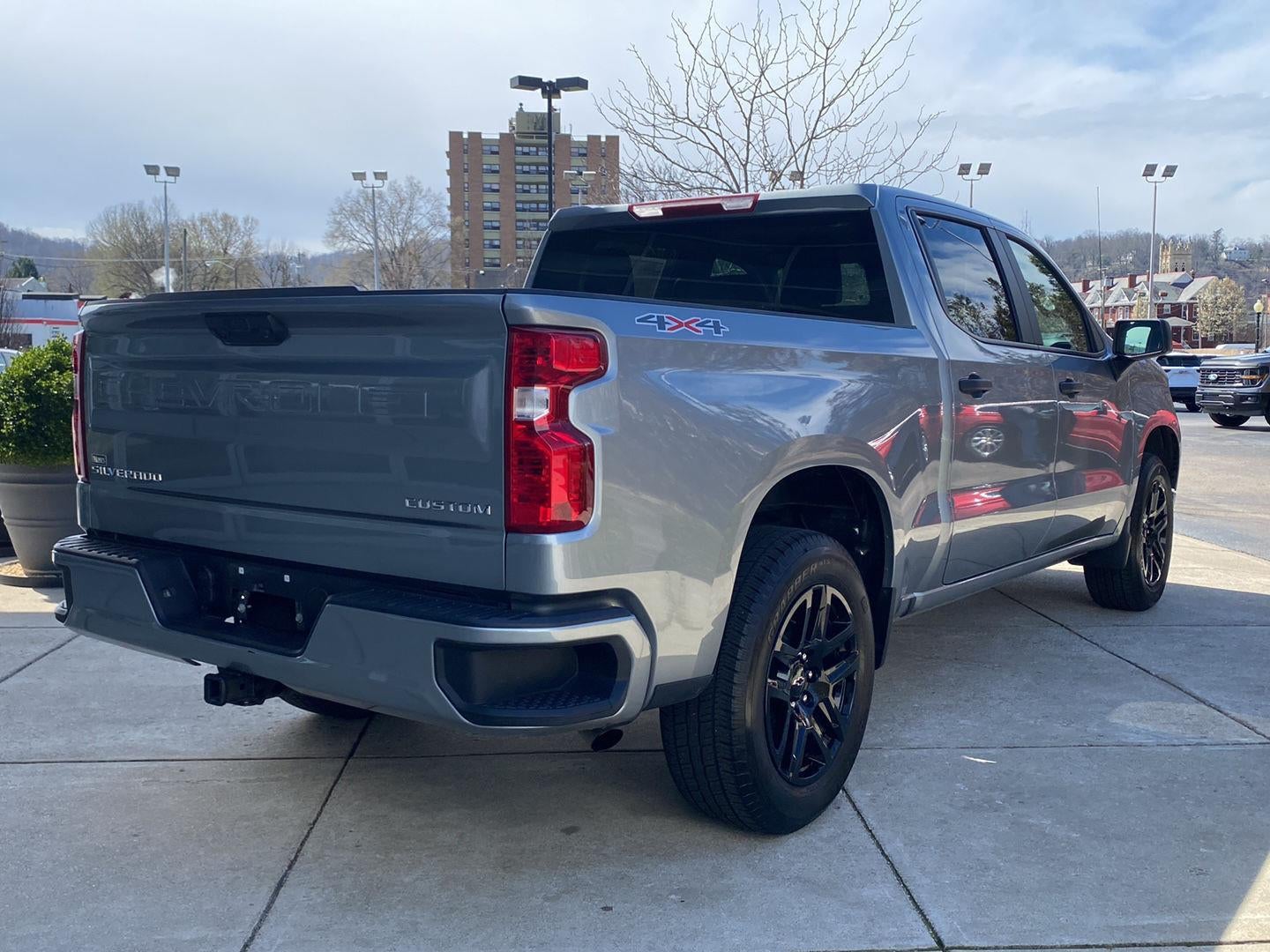 2025 Chevrolet Silverado 1500 Custom