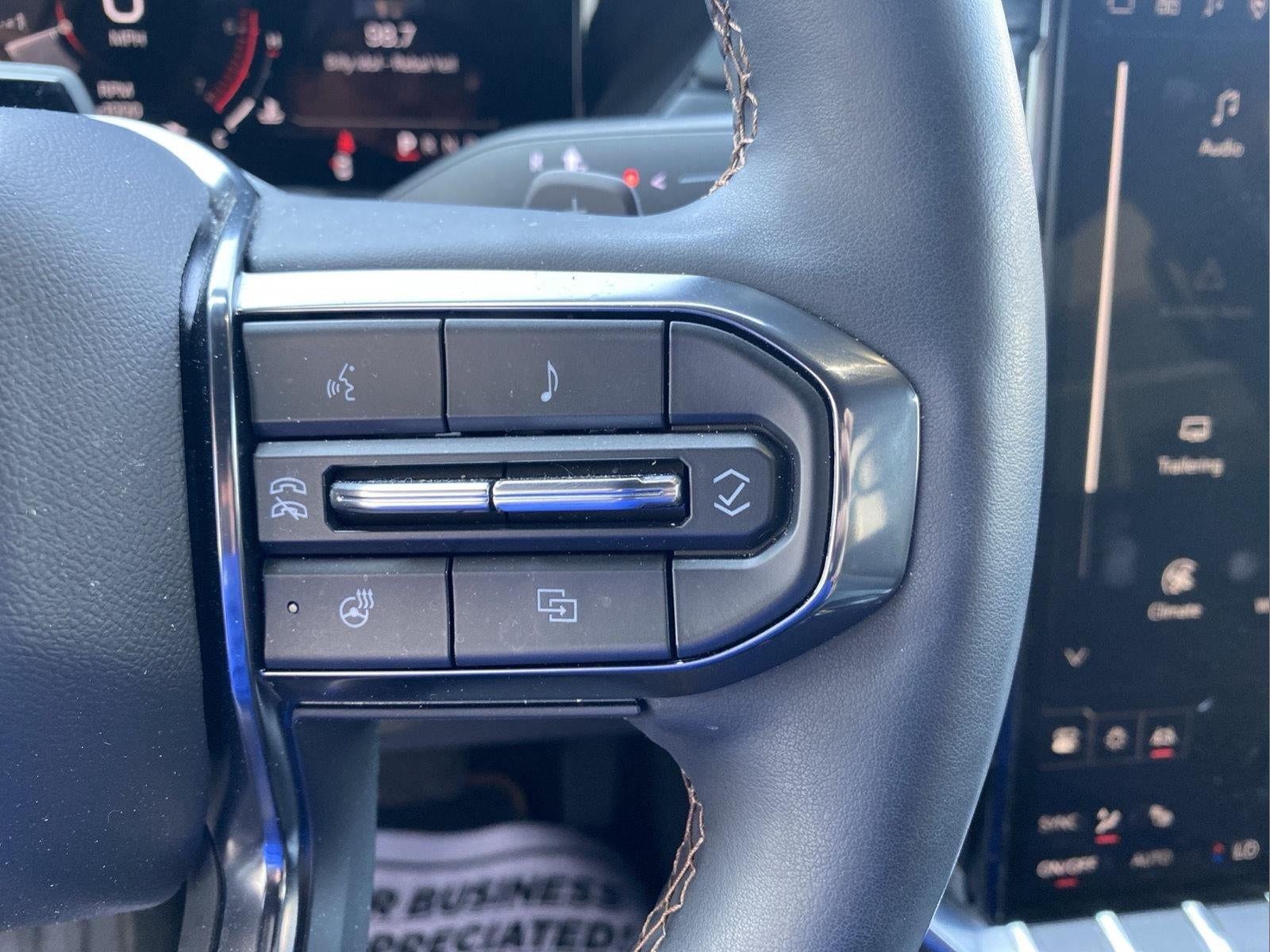 2024 GMC Acadia AT4