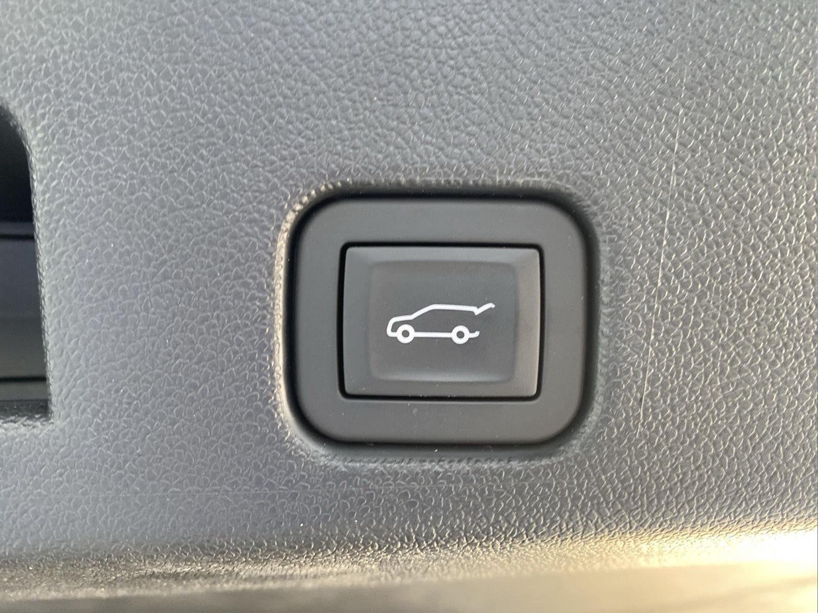 2024 GMC Acadia AT4