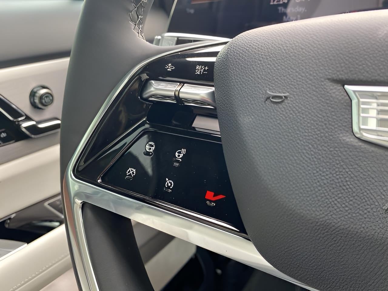 2026 Cadillac VISTIQ Luxury
