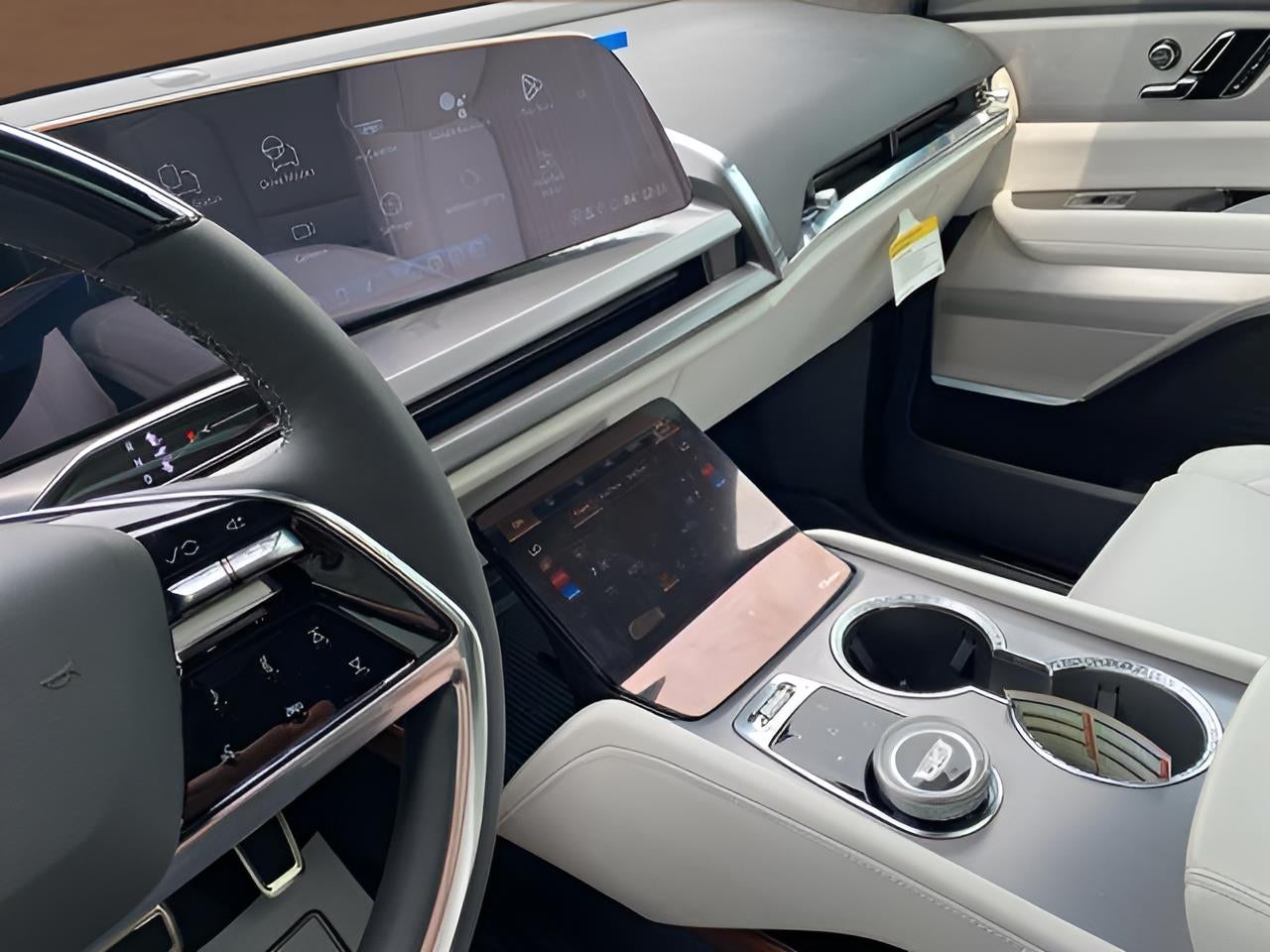 2026 Cadillac VISTIQ Luxury