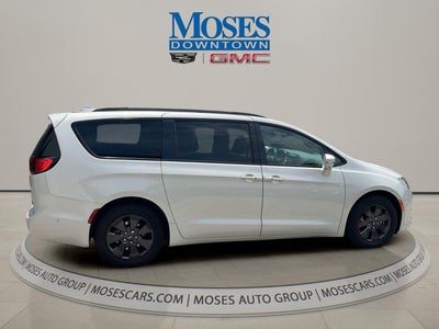 2020 Chrysler Pacifica Hybrid Limited