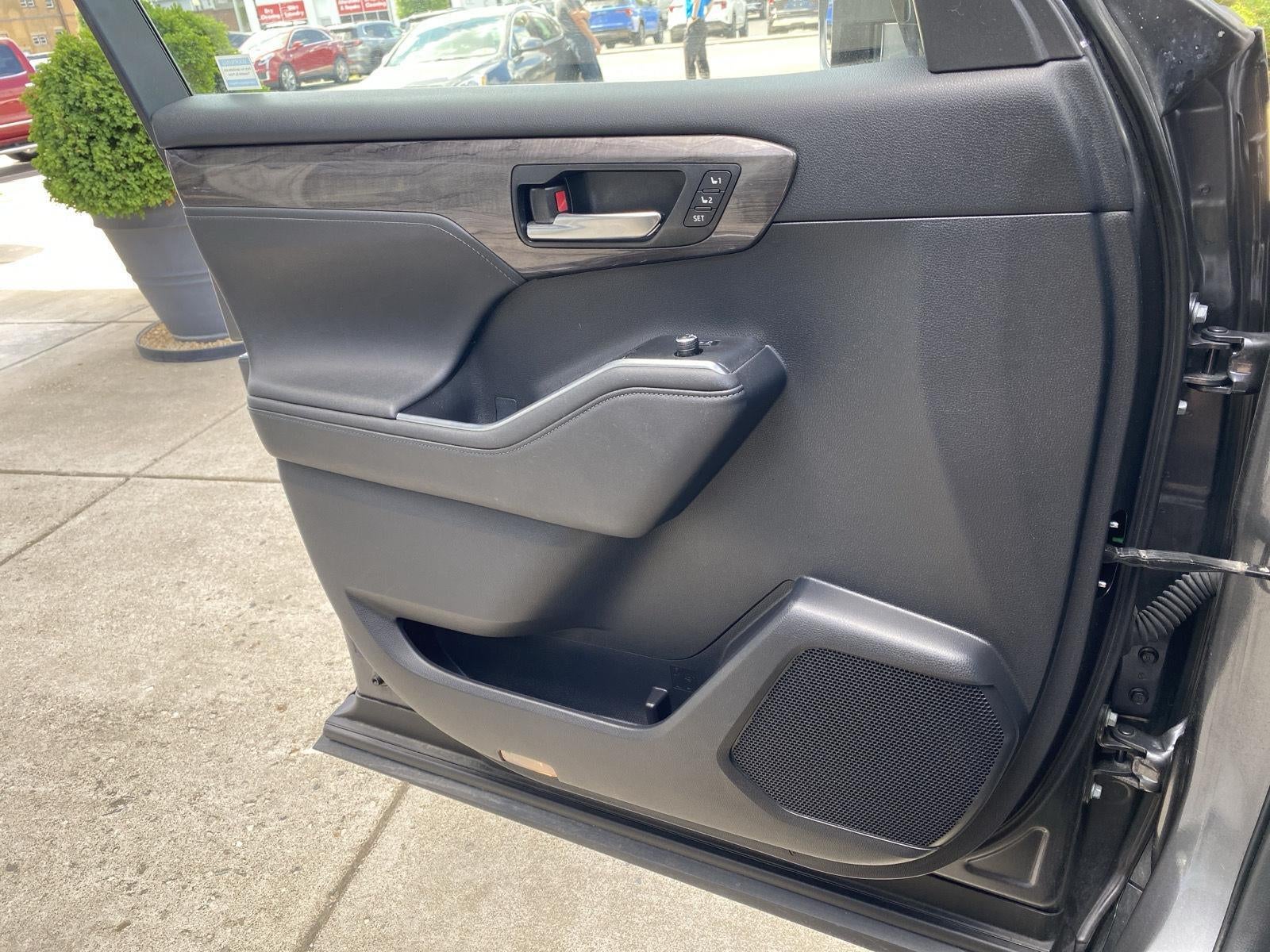 2023 Toyota Highlander Hybrid Limited