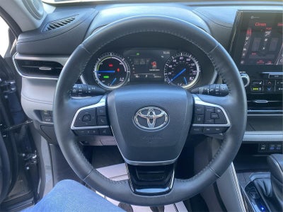 2022 Toyota Highlander Hybrid Limited