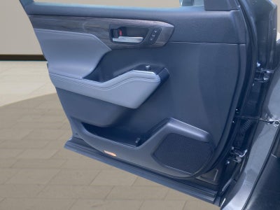 2022 Toyota Highlander Hybrid Limited