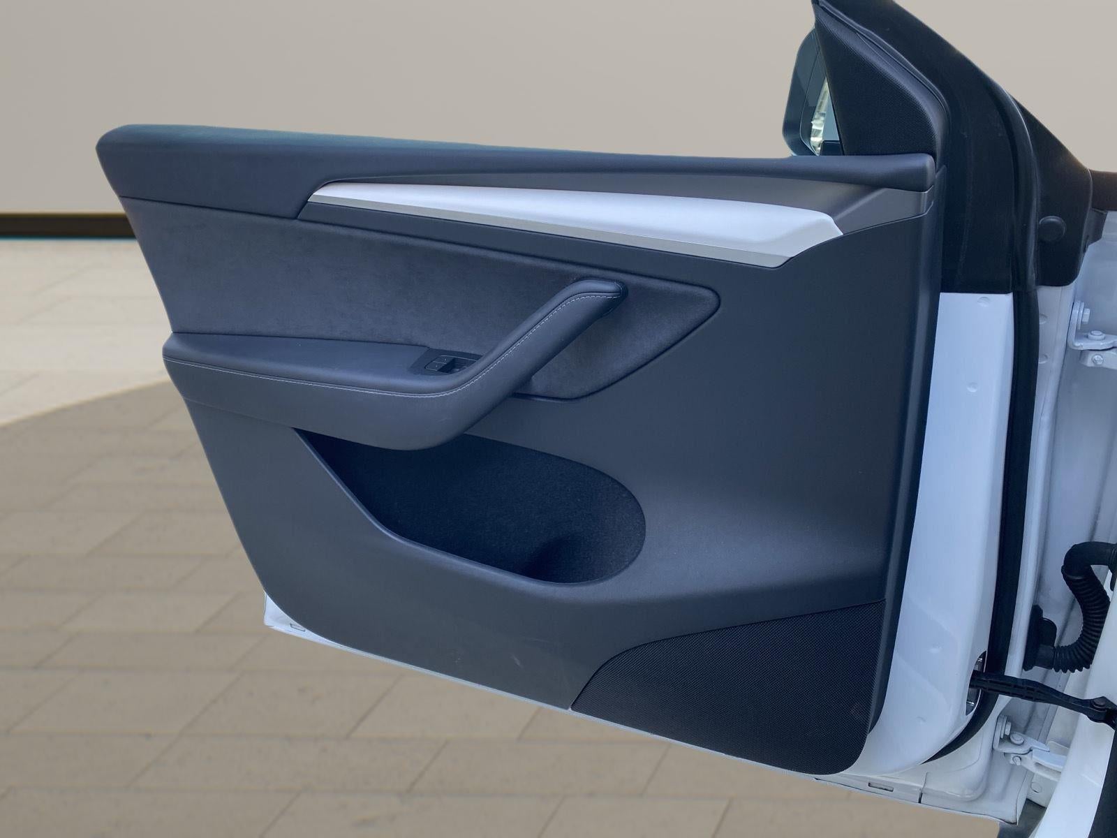 2024 Tesla Model Y Performance
