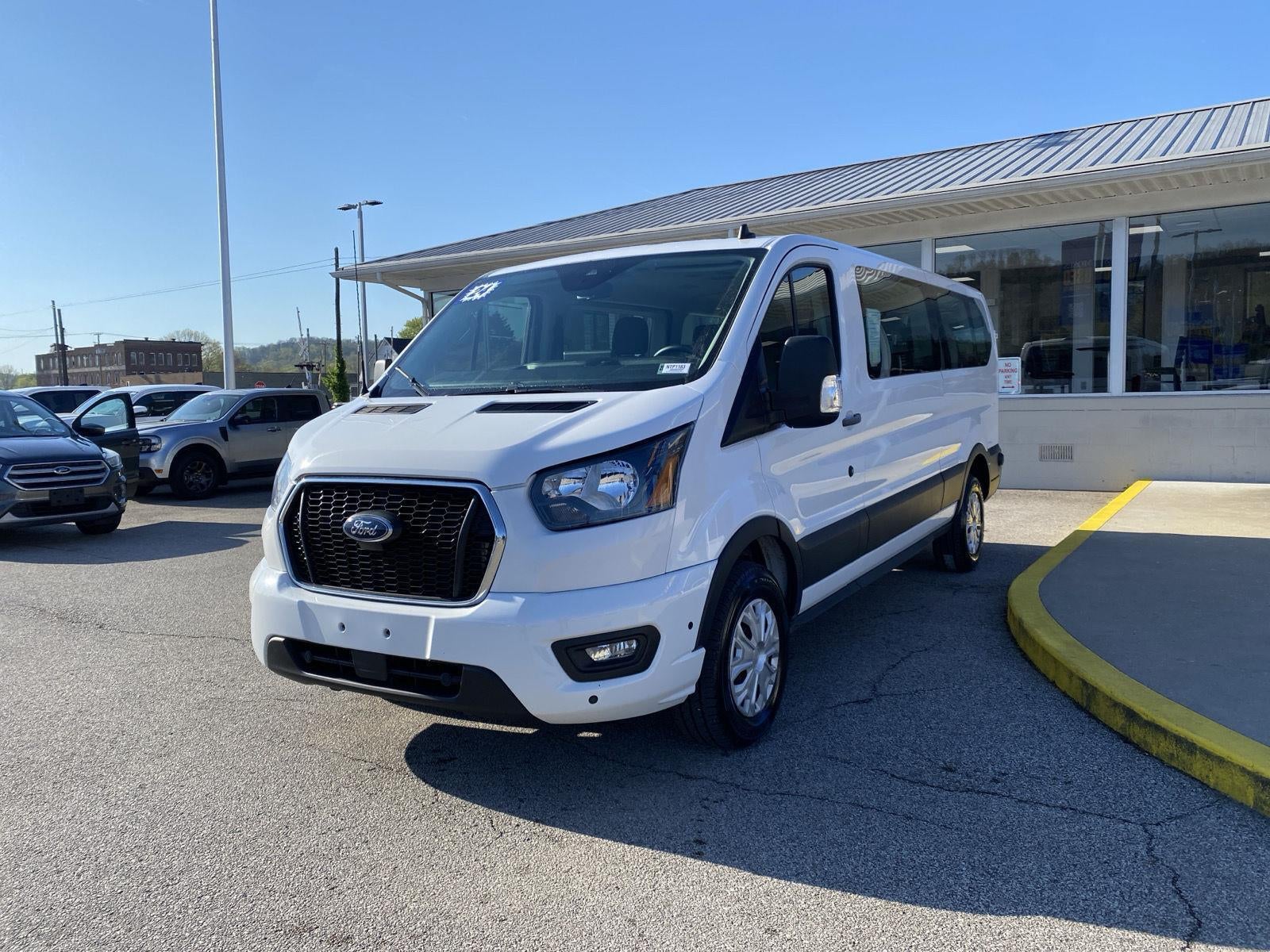 2024 Ford Transit Passenger Wagon XLT