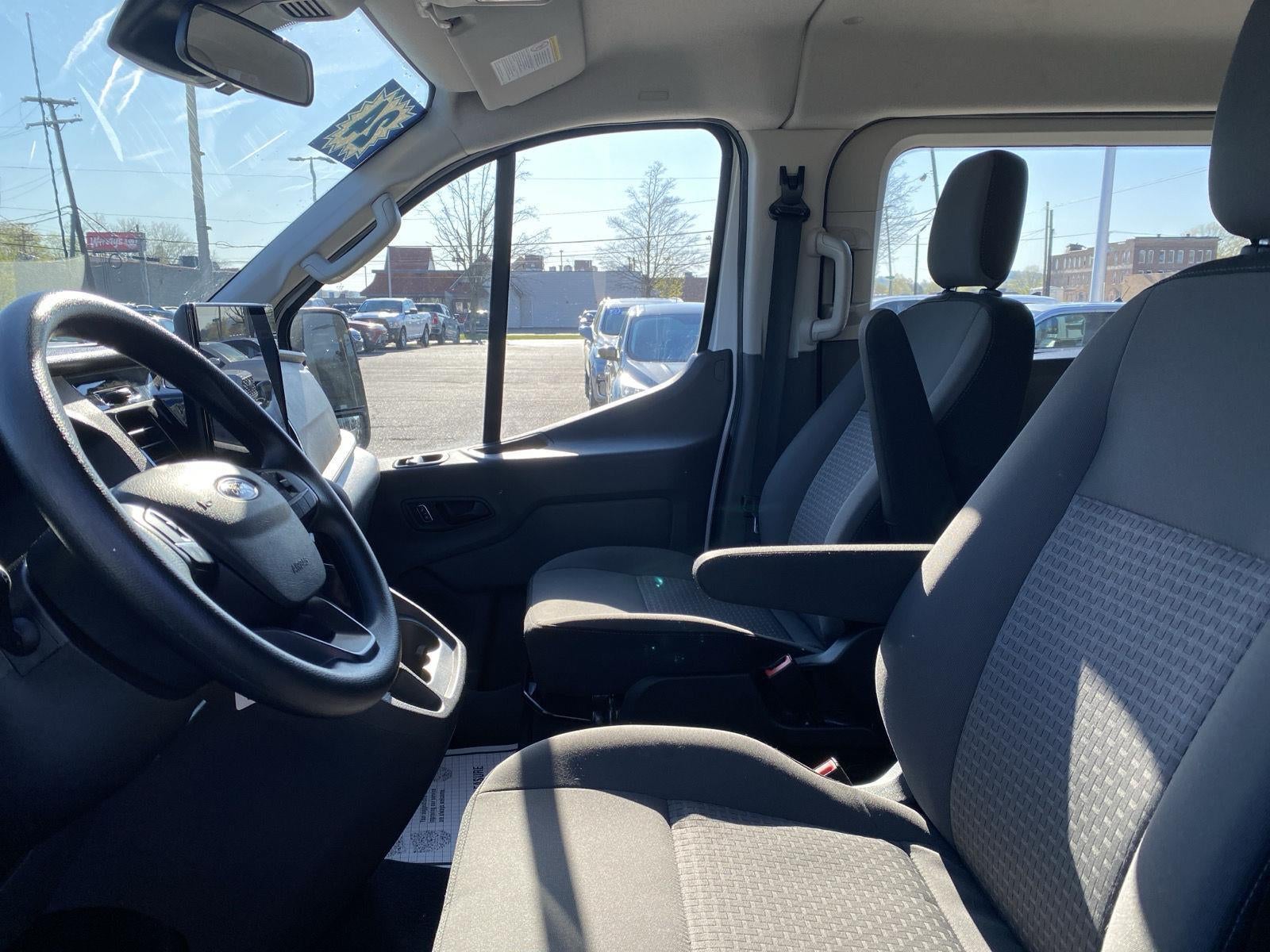 2024 Ford Transit Passenger Wagon XLT