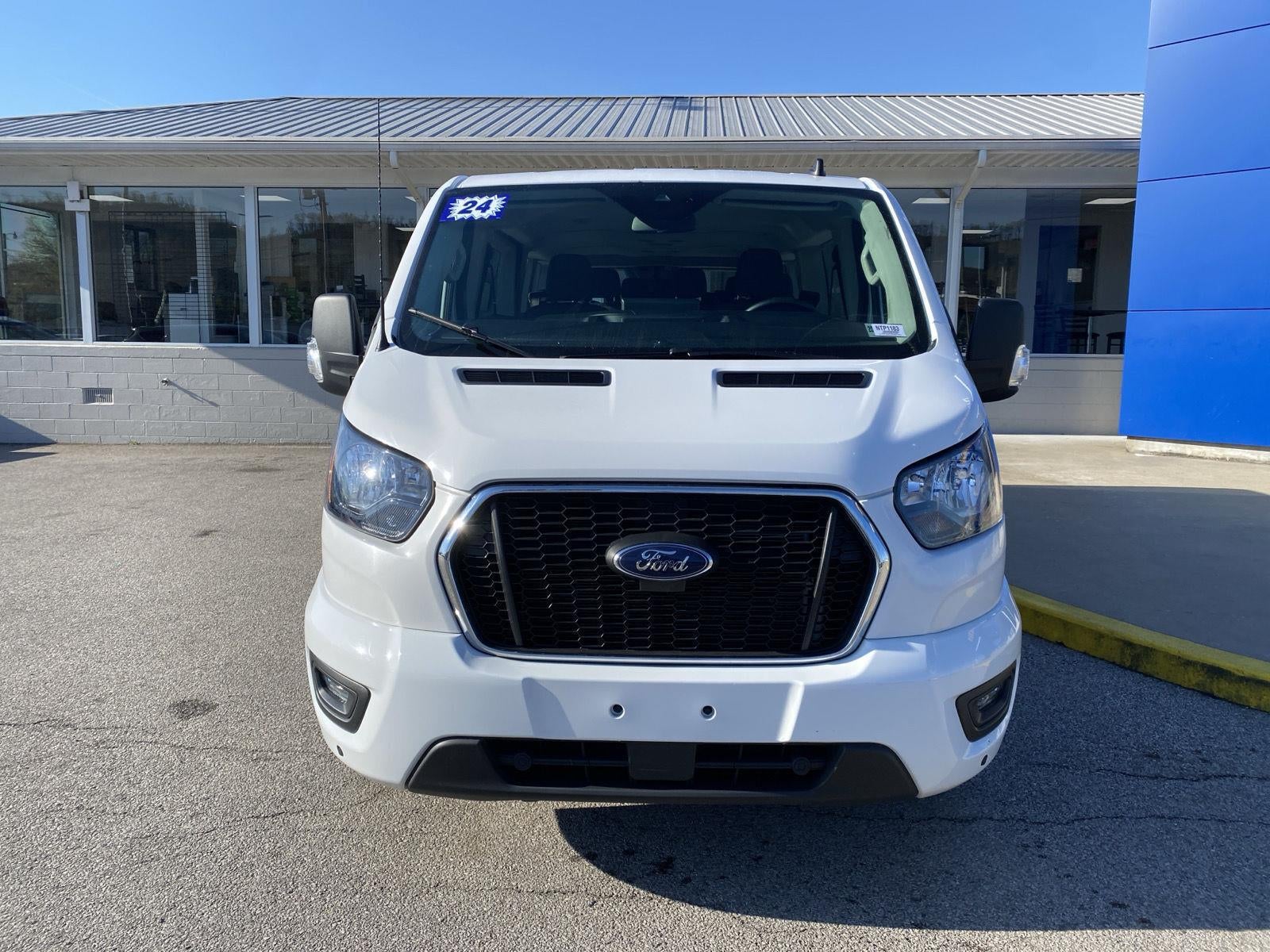 2024 Ford Transit Passenger Wagon XLT