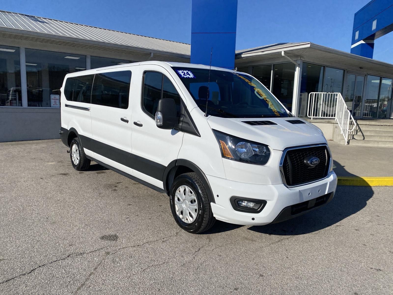 2024 Ford Transit Passenger Wagon XLT