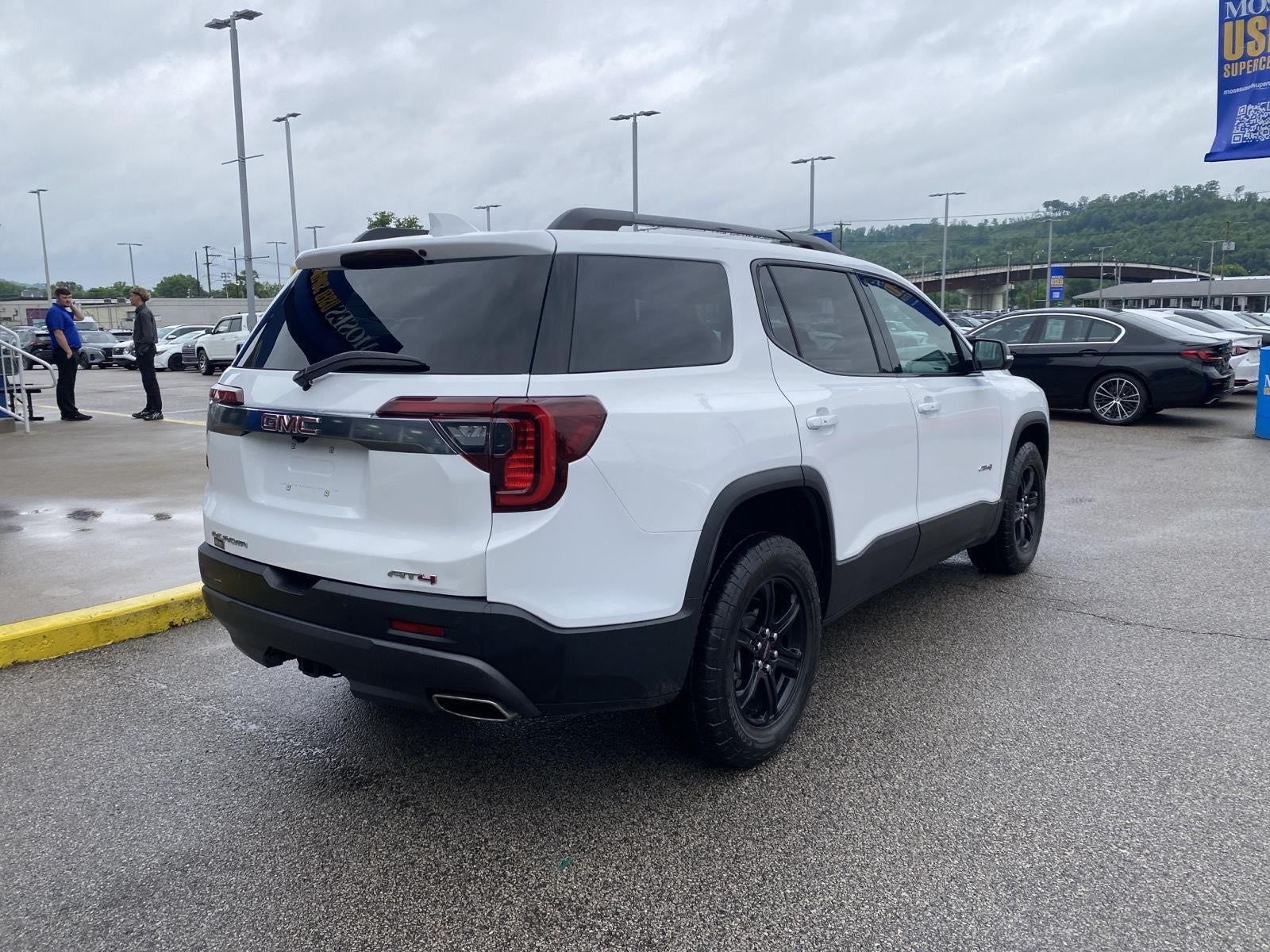 2023 GMC Acadia AT4