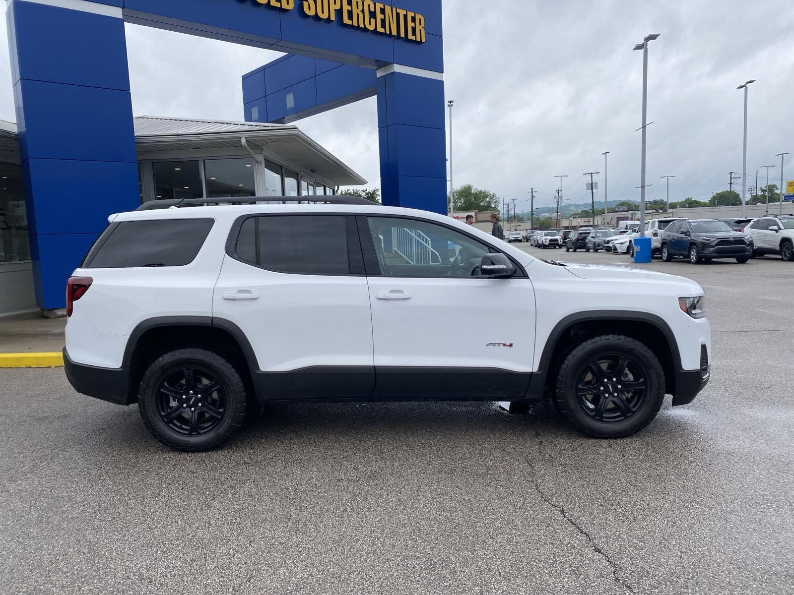 2023 GMC Acadia AT4