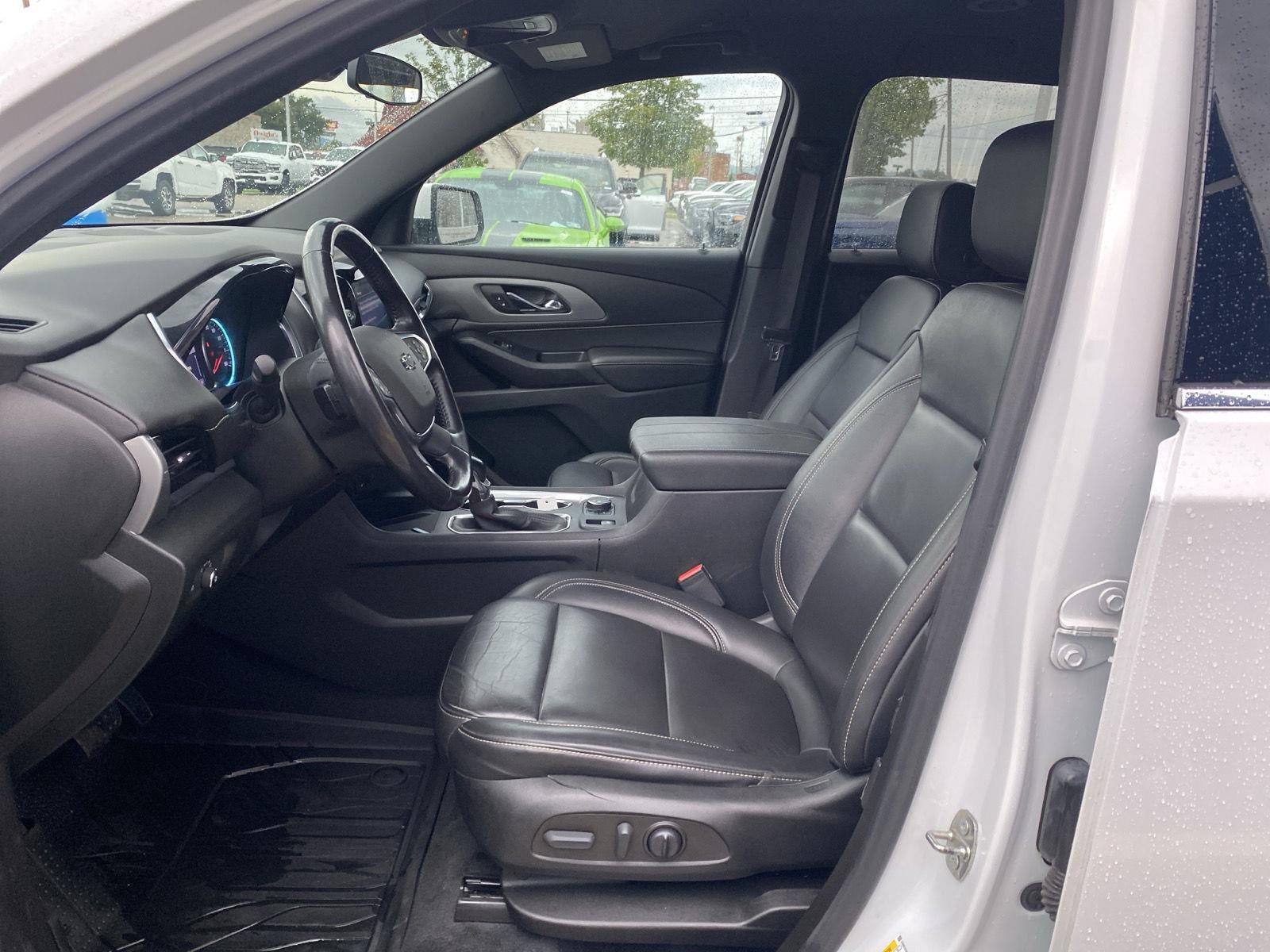 2022 Chevrolet Traverse LT Leather