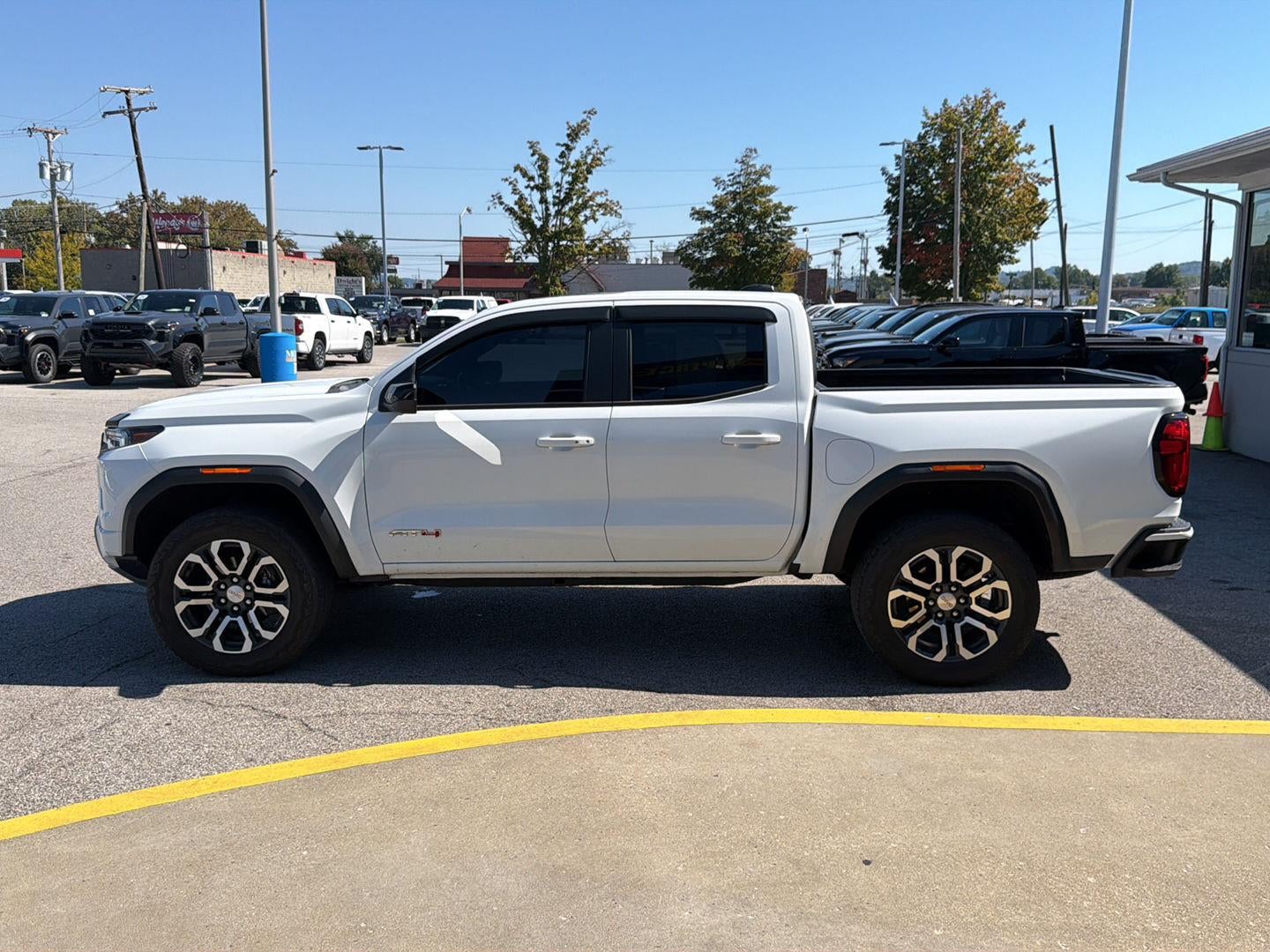 2023 GMC Canyon 4WD AT4