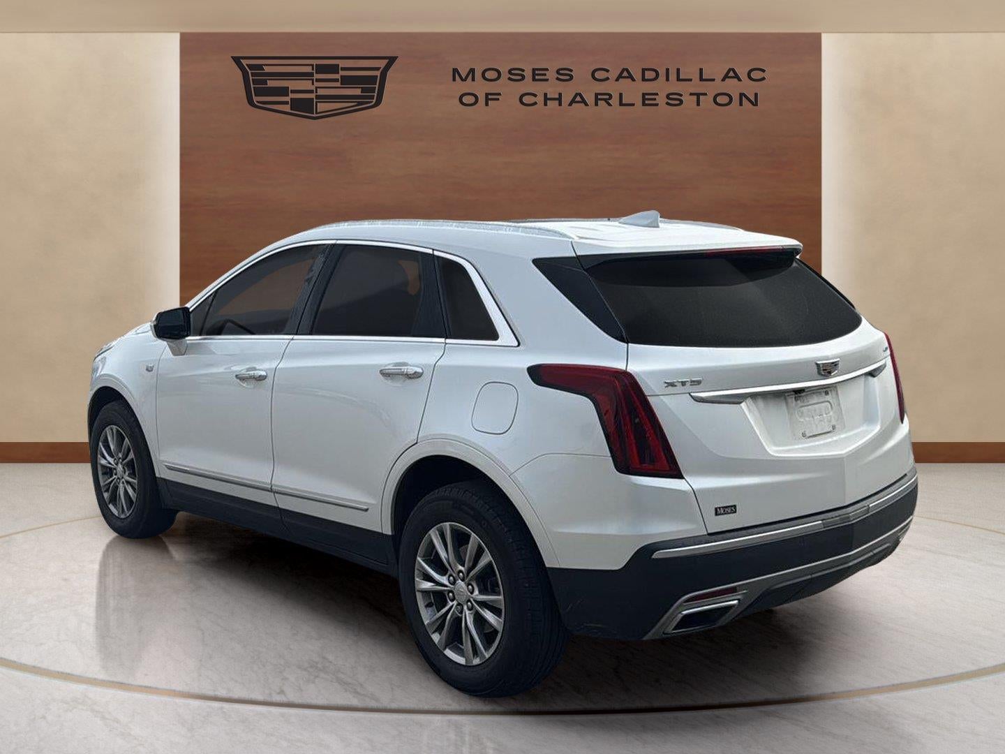 2022 Cadillac XT5 FWD Premium Luxury
