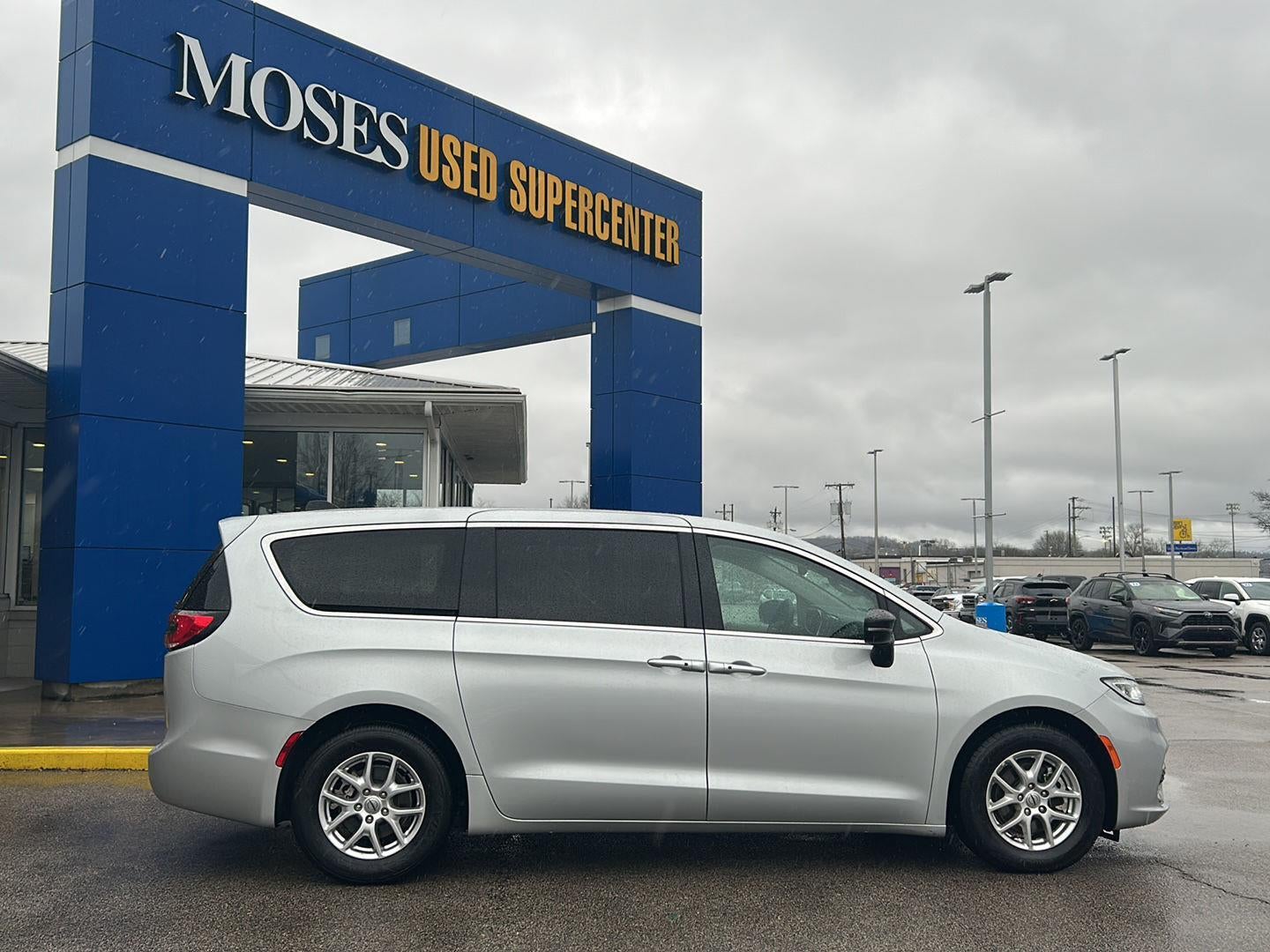 2024 Chrysler Pacifica Touring L