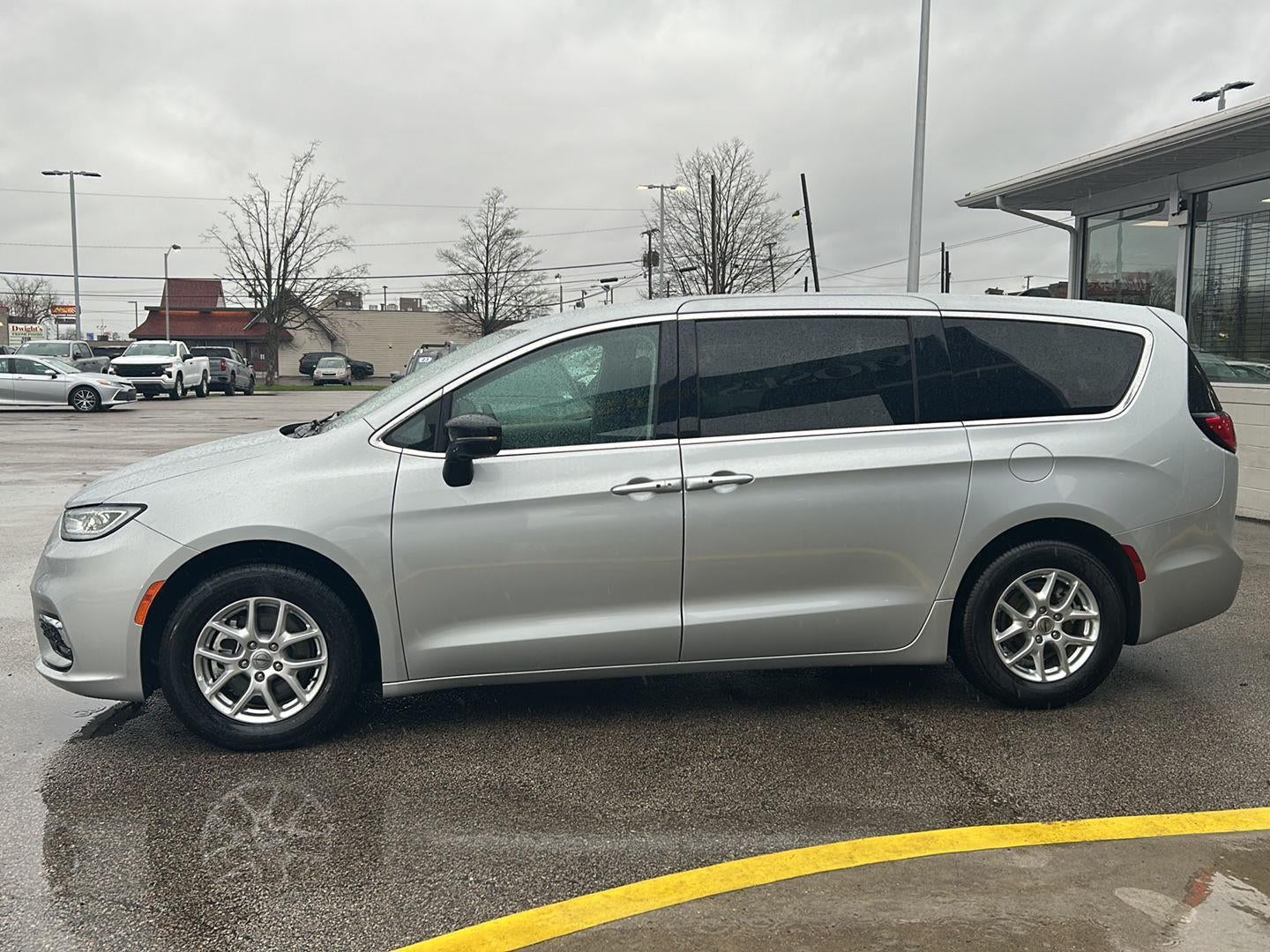 2024 Chrysler Pacifica Touring L
