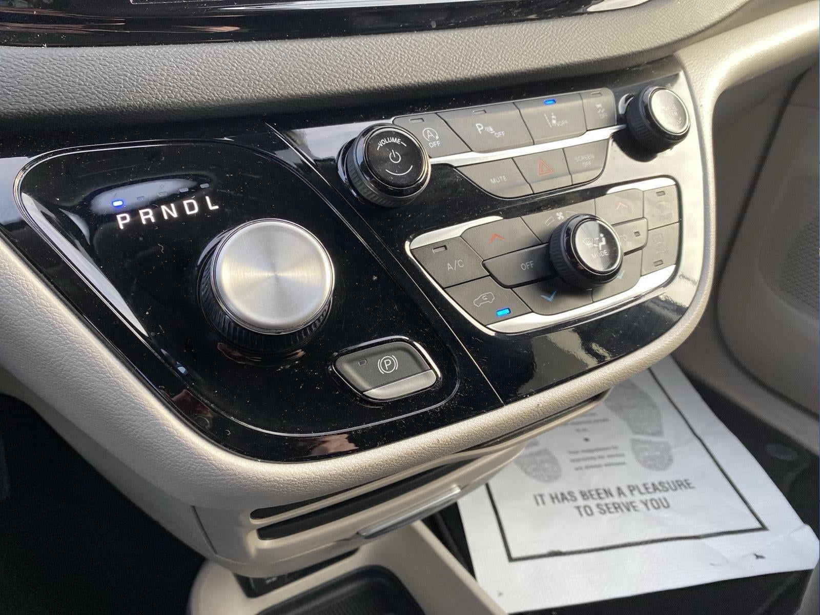 2024 Chrysler Pacifica Touring L