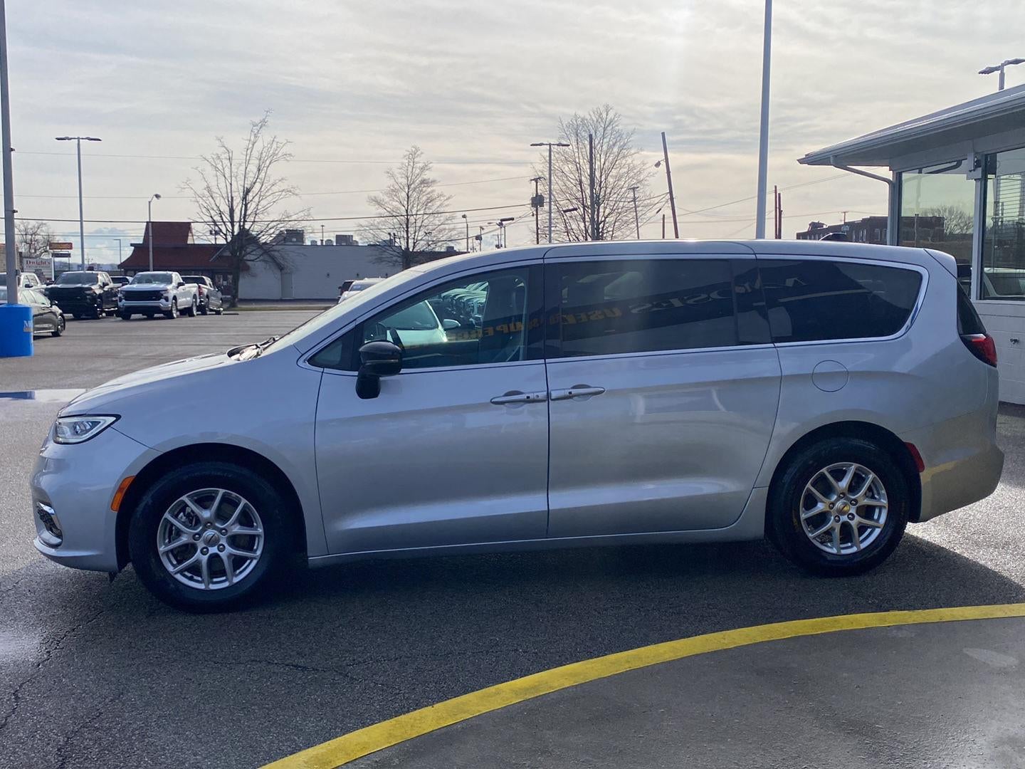 2024 Chrysler Pacifica Touring L