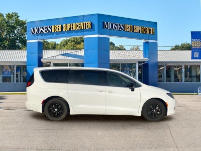 2024 Chrysler Voyager LX