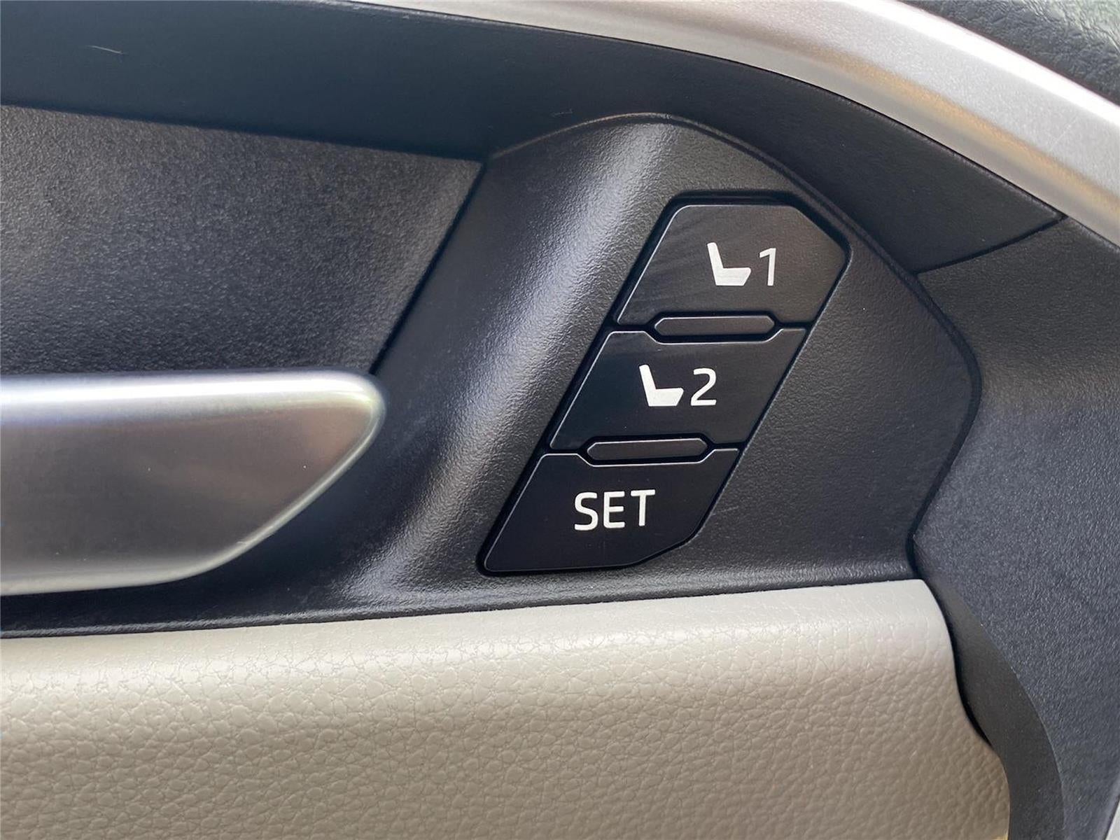 2025 Toyota RAV4 Hybrid XLE Premium