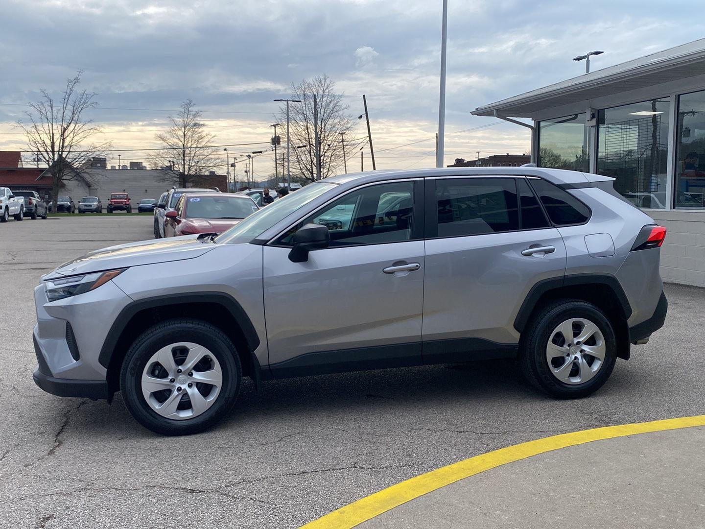 2024 Toyota RAV4 LE
