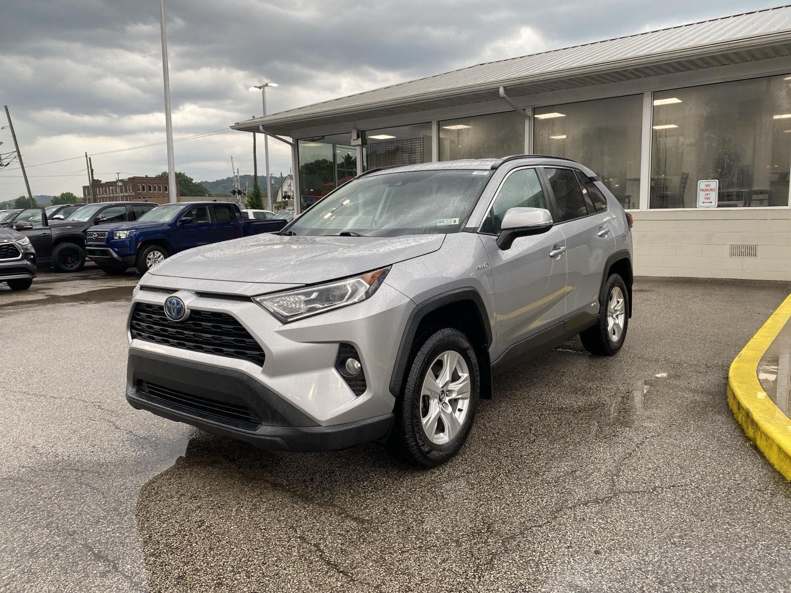 2020 Toyota RAV4 Hybrid XLE