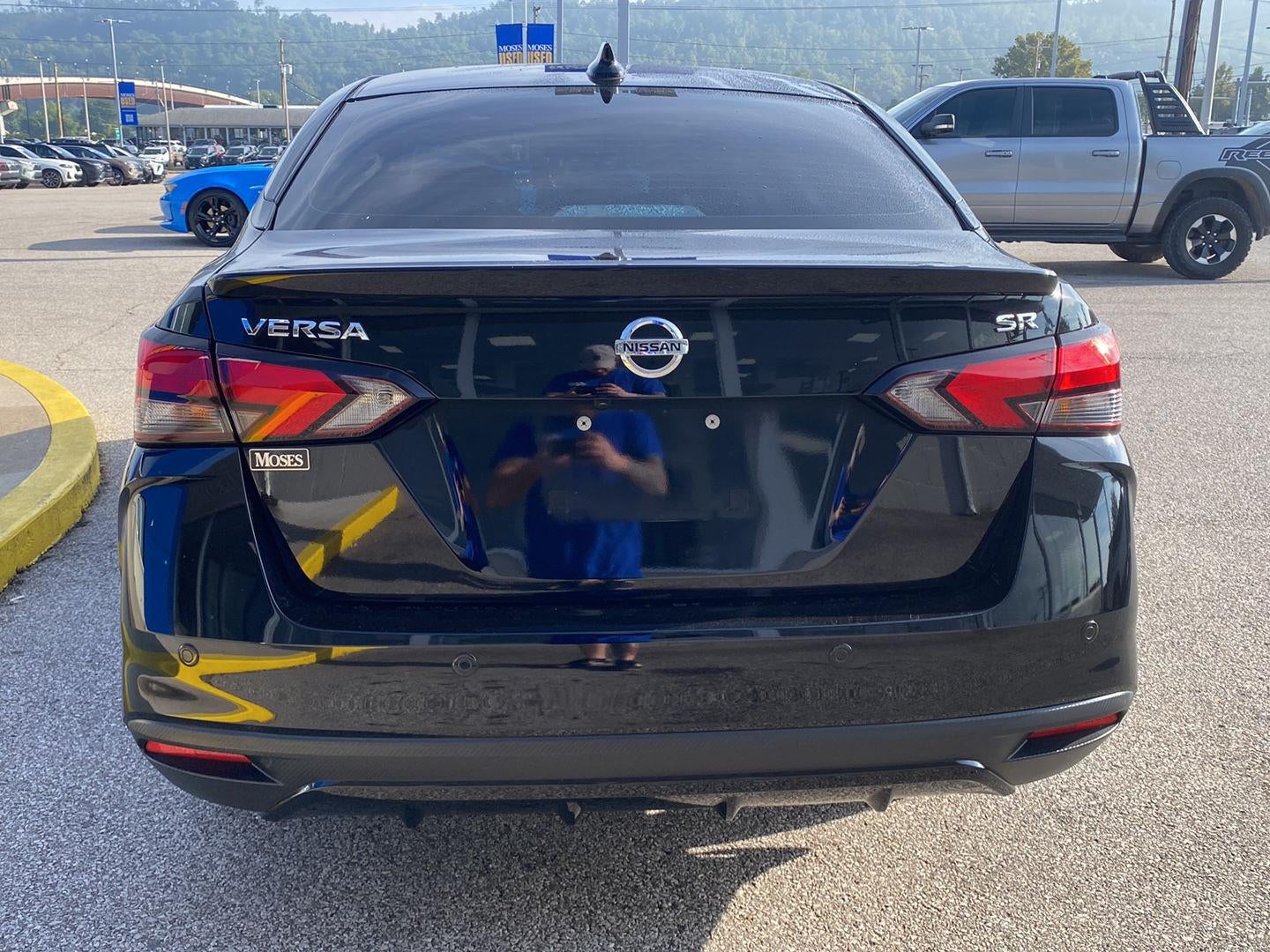 2022 Nissan Versa SR