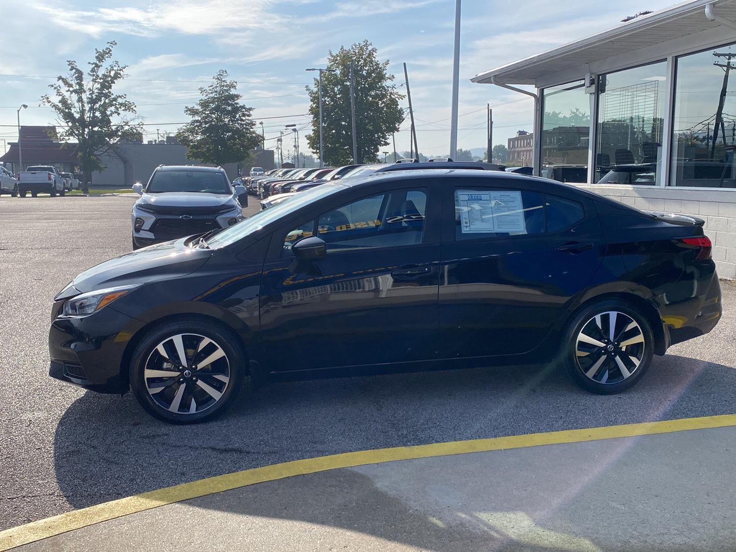 2022 Nissan Versa SR