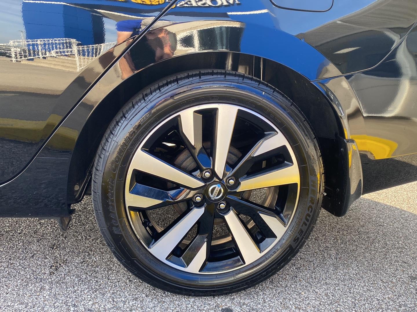 2022 Nissan Versa SR