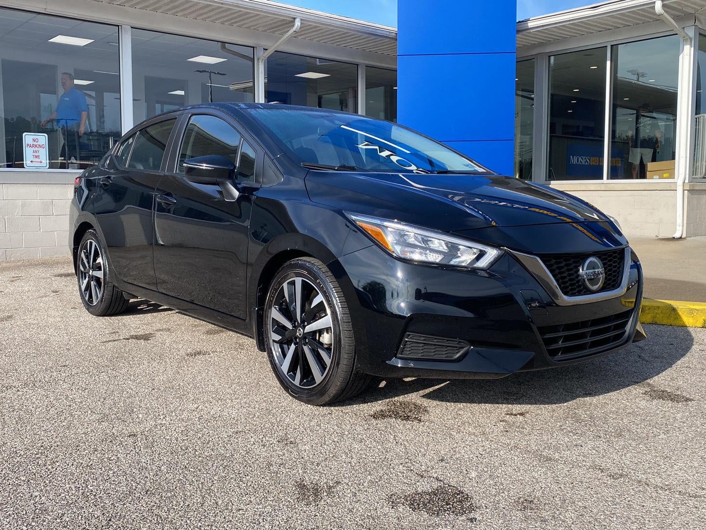 2022 Nissan Versa SR
