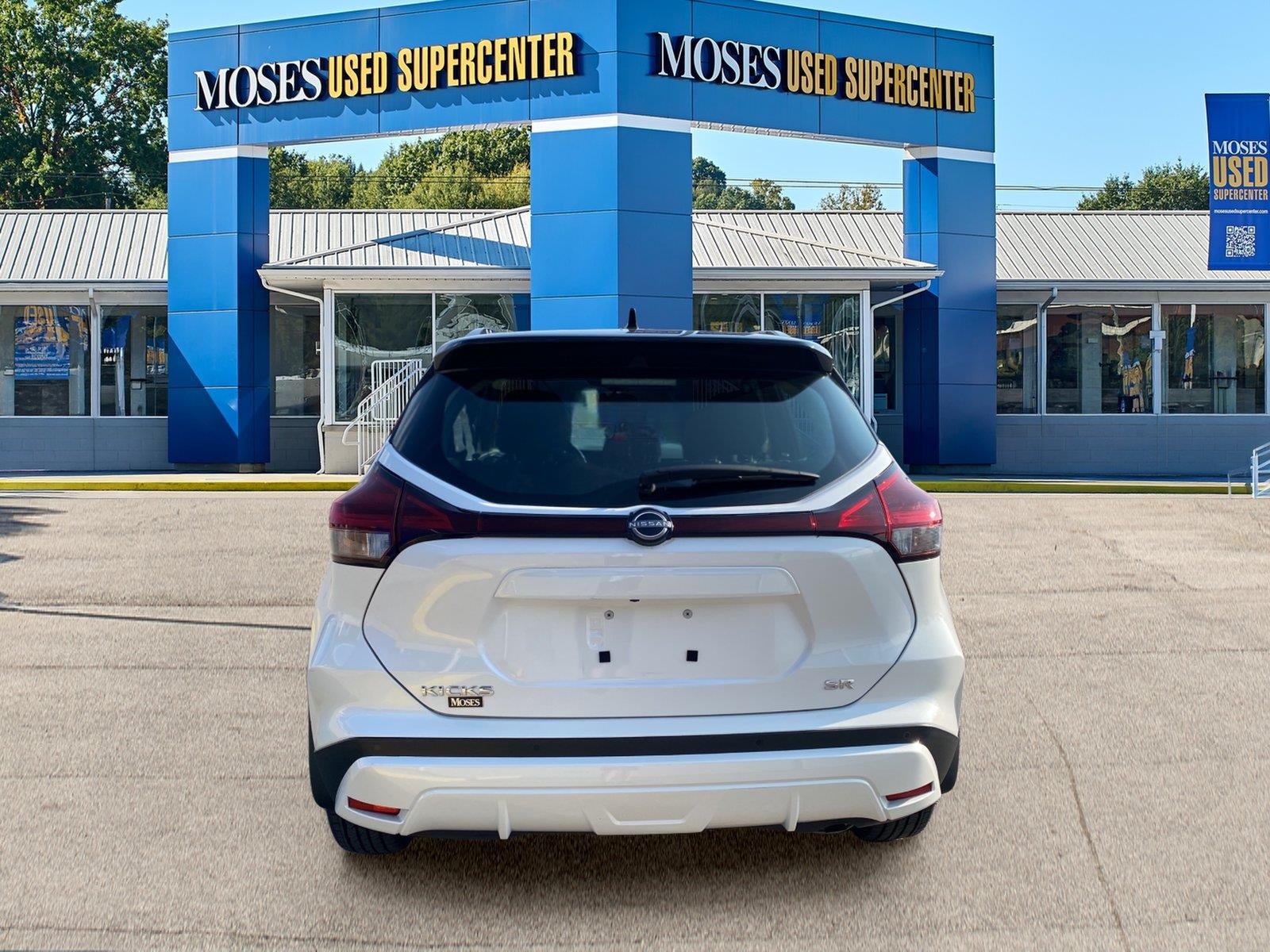 2022 Nissan Kicks SR