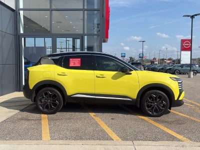 2025 Nissan Kicks SR