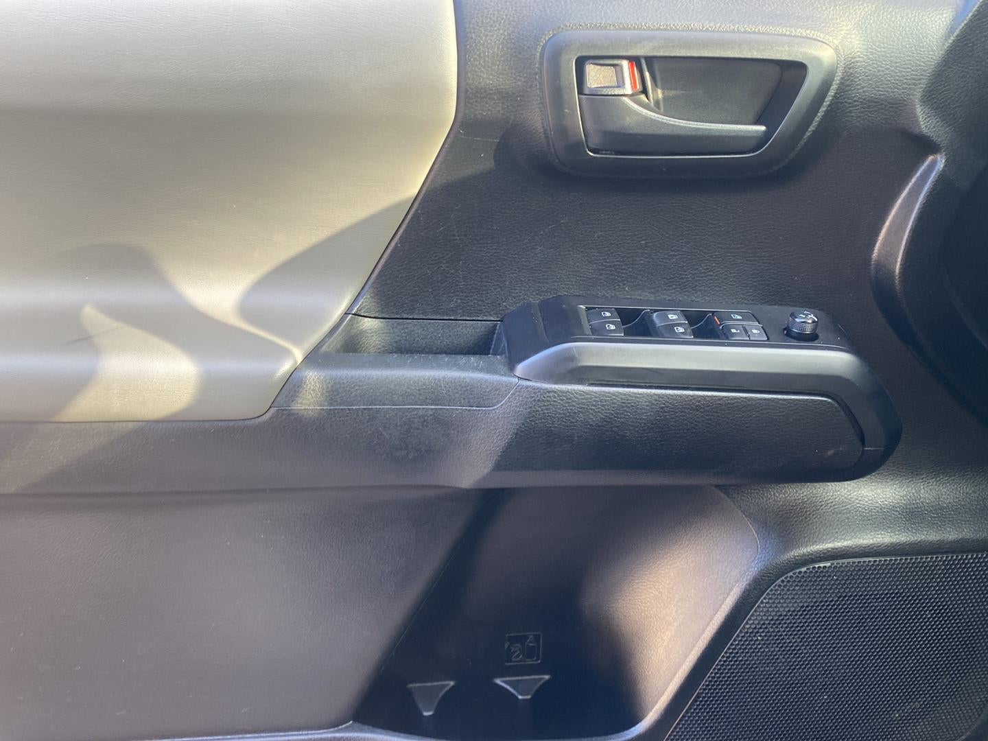 2022 Toyota Tacoma SR V6