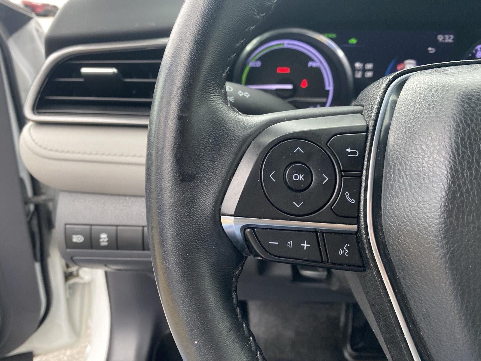 2020 Toyota Camry Hybrid XLE