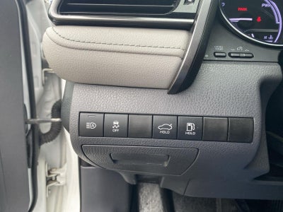 2020 Toyota Camry Hybrid XLE