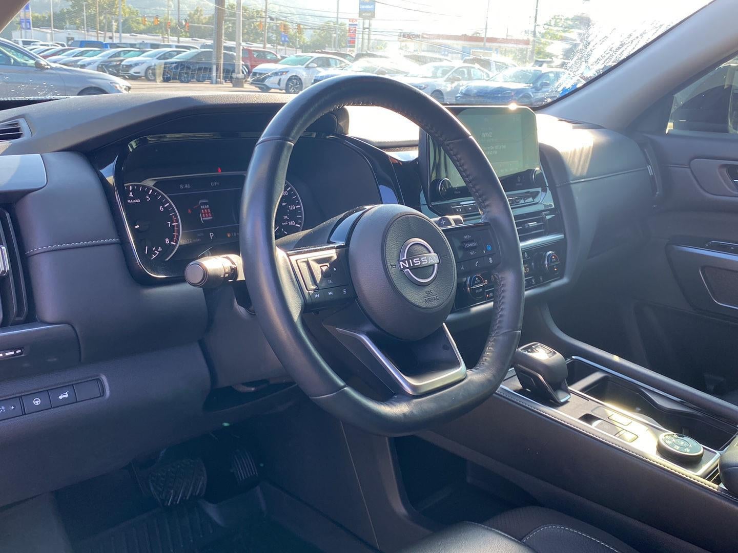 2024 Nissan Pathfinder SL