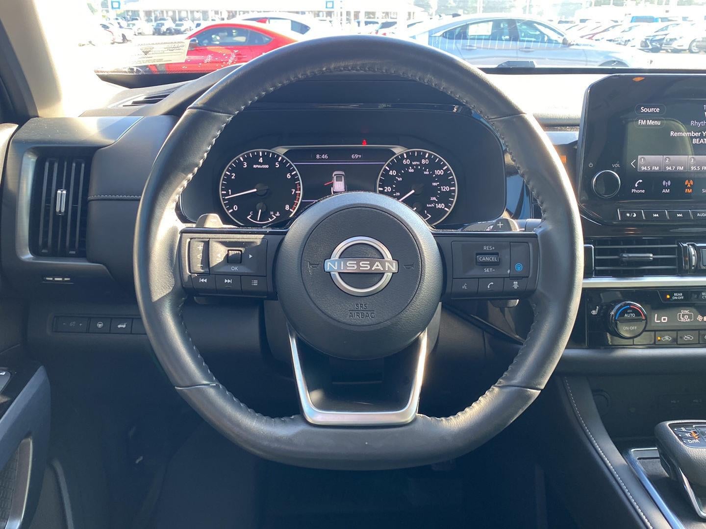 2024 Nissan Pathfinder SL