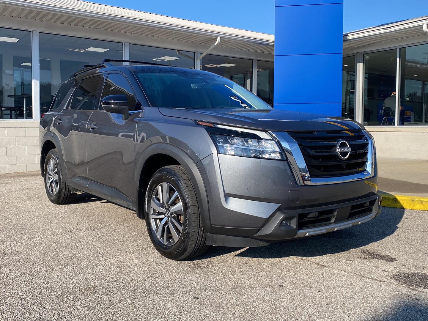2024 Nissan Pathfinder SL