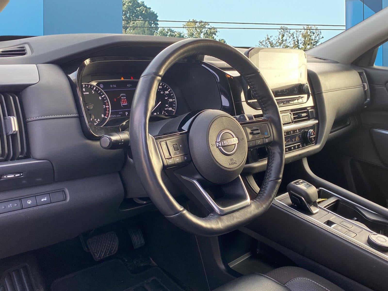2024 Nissan Pathfinder SL