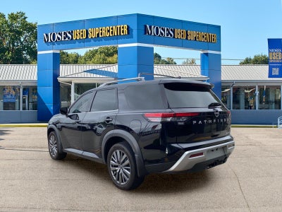 2025 Nissan Pathfinder SL