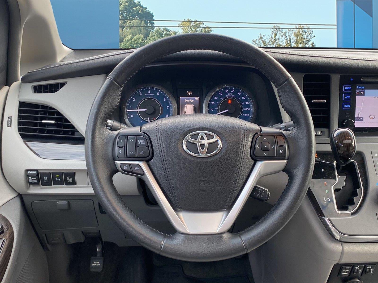 2017 Toyota Sienna XLE Premium 7-Passenger