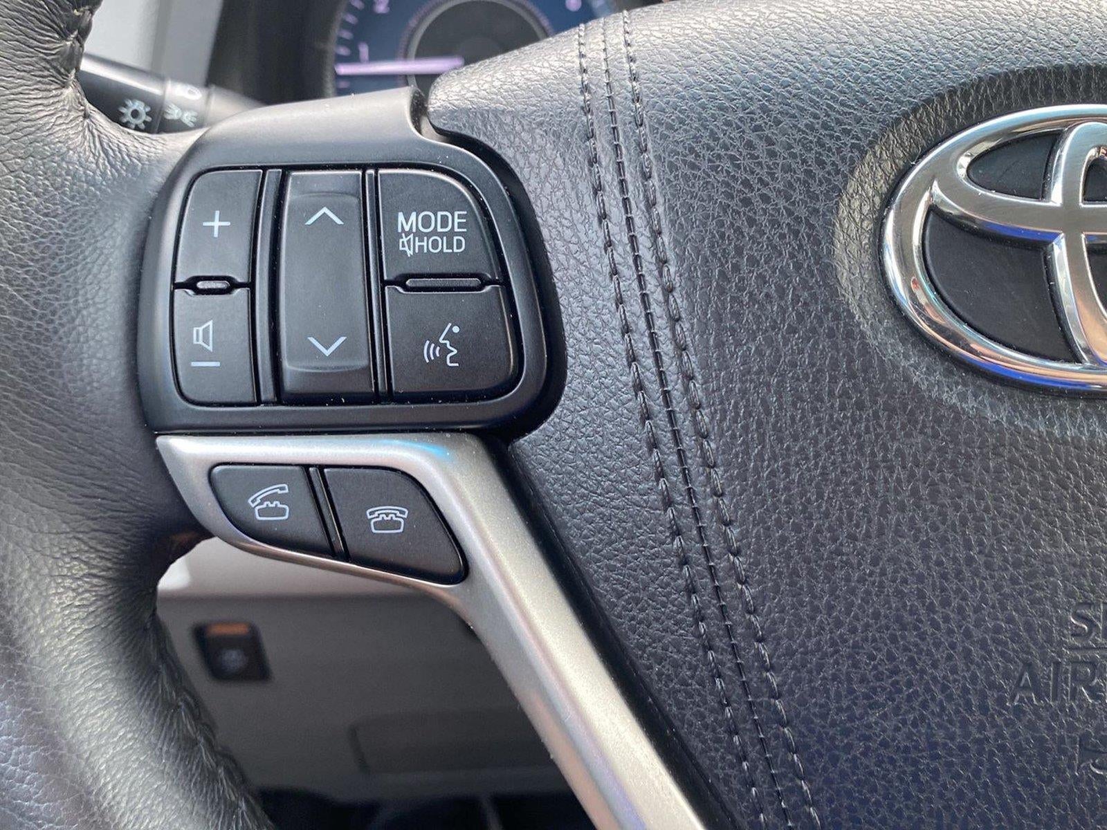 2017 Toyota Sienna XLE Premium 7-Passenger