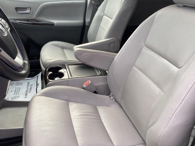 2017 Toyota Sienna XLE Premium 7-Passenger