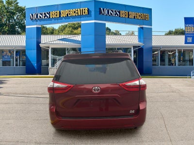 2017 Toyota Sienna XLE Premium 7-Passenger