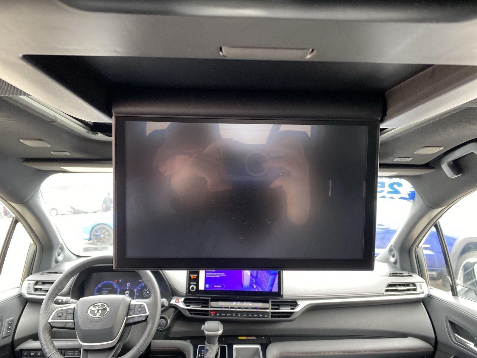 2025 Toyota Sienna Platinum 7-Passenger