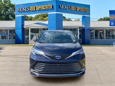2025 Toyota SIENNA MINIVAN