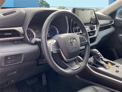 2022 Toyota Highlander Hybrid XLE