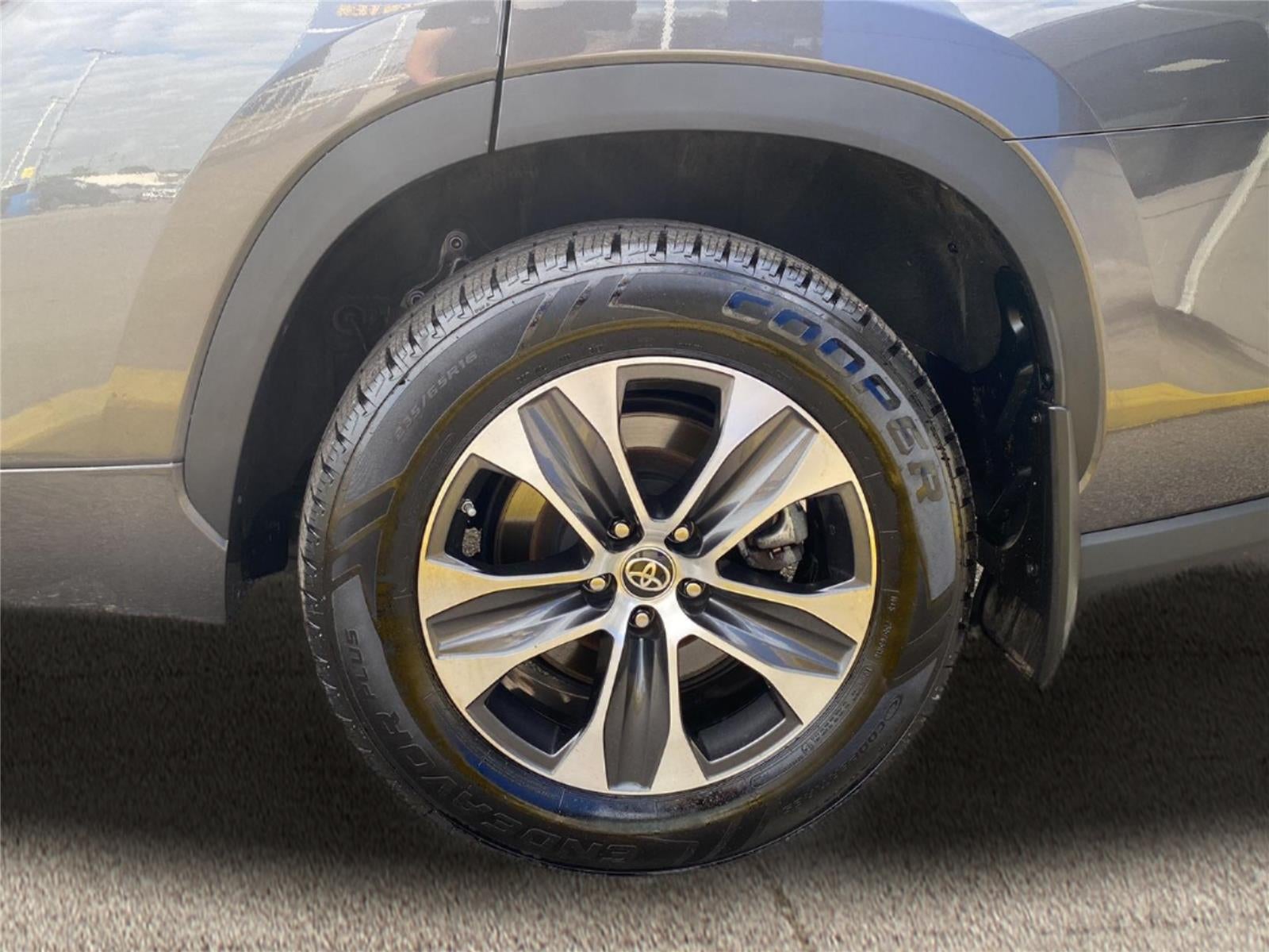 2022 Toyota Highlander Hybrid XLE