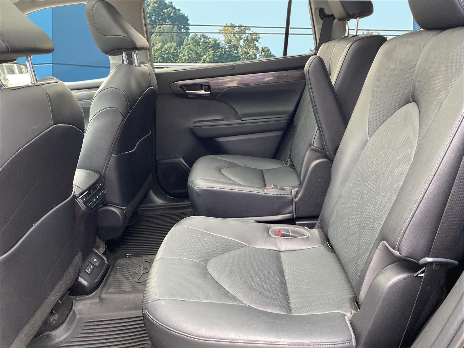 2023 Toyota HIGHLANDER SUV